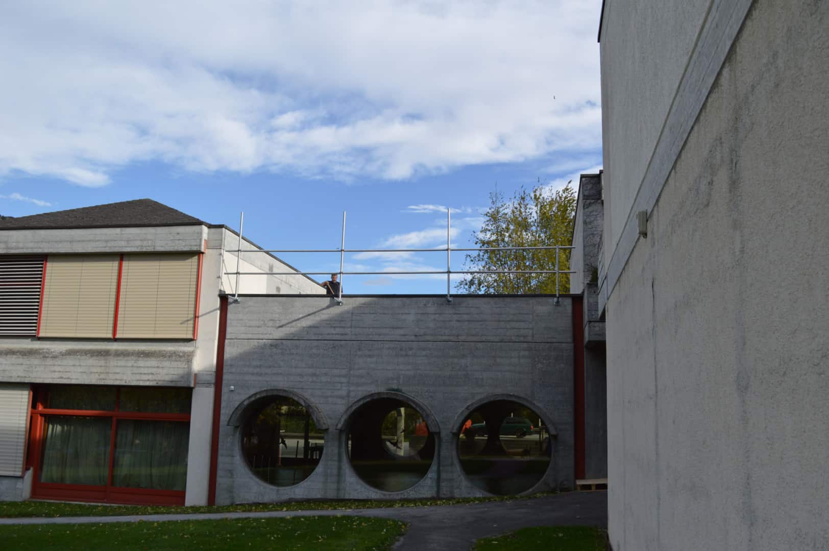 Absturzsicherung Flachdach / Primarschulhaus Susten