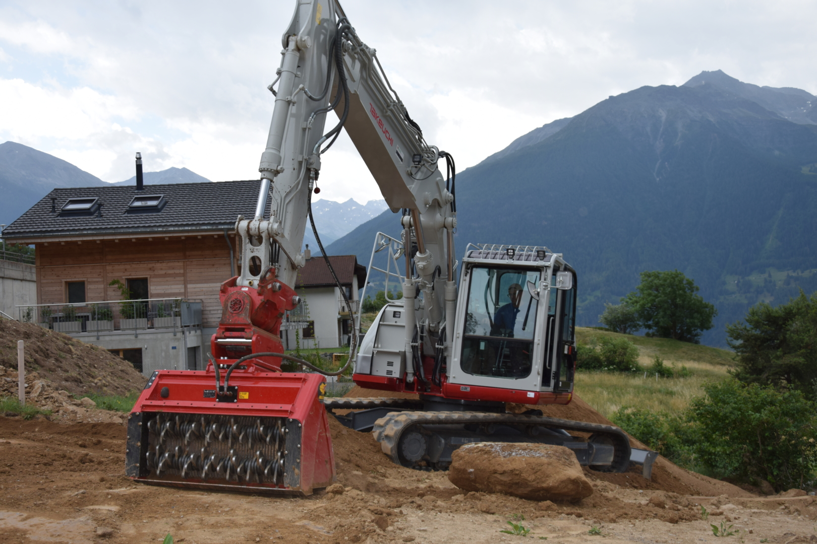 16to Hydr.-Bagger mit Sortierlöffel / EFH Guttet-Feschel