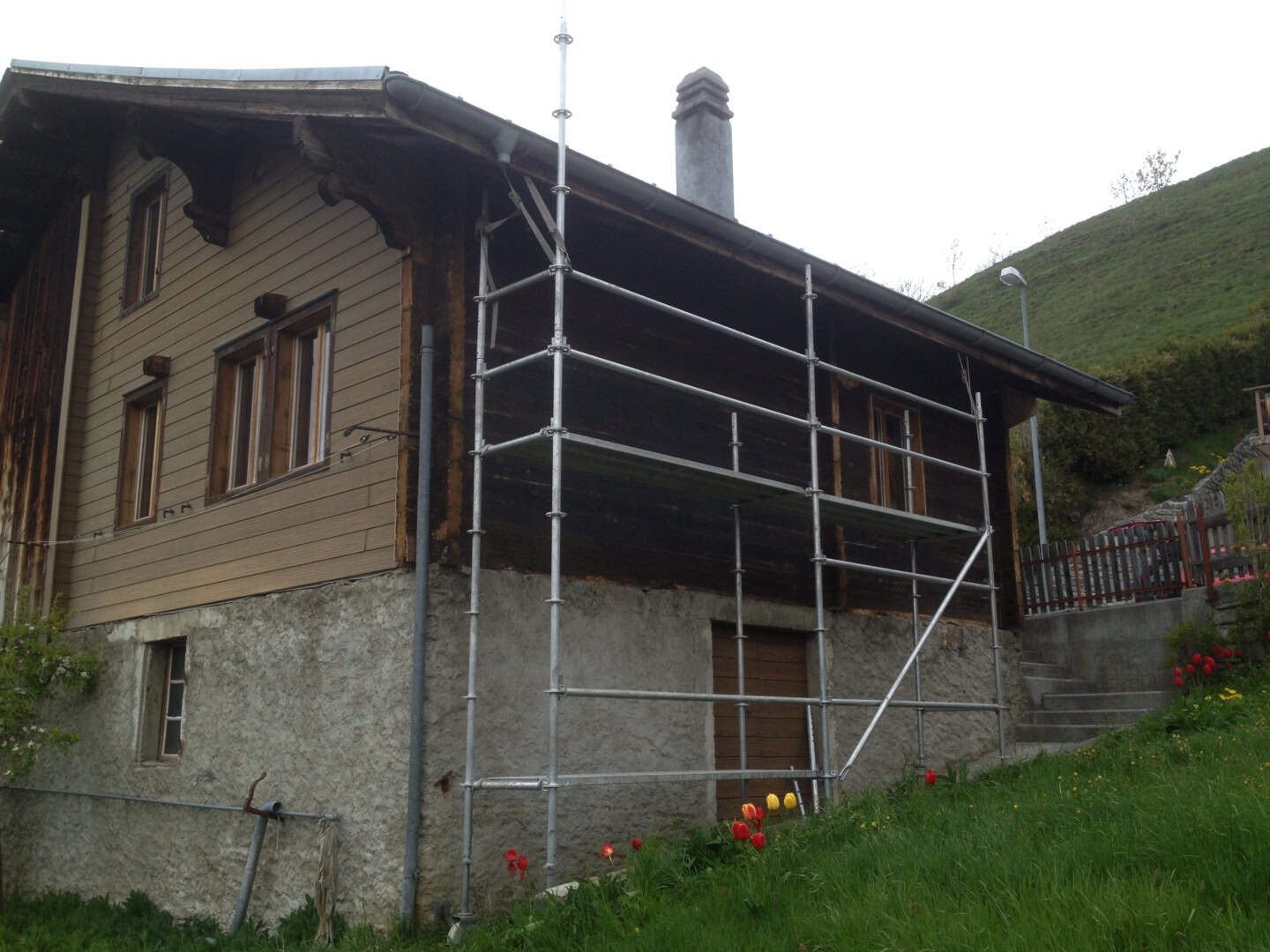 Arbeitsgerüst / EFH Guttet-Feschel